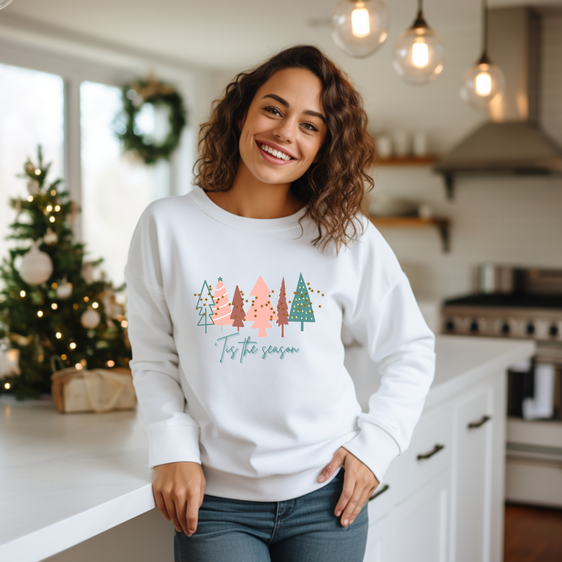 White Christmas Tree Sweatshirt |  Crewneck, Christmas Tree Sweatshirt, Holiday Sweaters for Women, Winter Sweatshirt Sweatshirt    - Chickie Collective