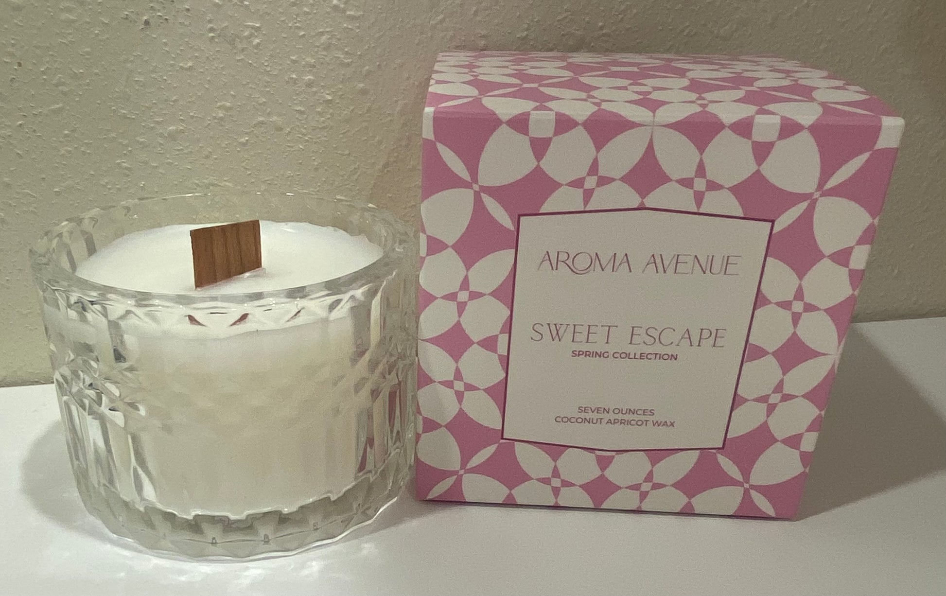 Sweet Escape Woodwick Candle Candles    - Chickie Collective