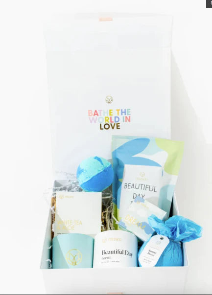 Experience a relaxing day in love with the Musee Relax Gift Set by Musee. This gift box includes indulgent bath soaks for a truly soothing and rejuvenating self-care experience.