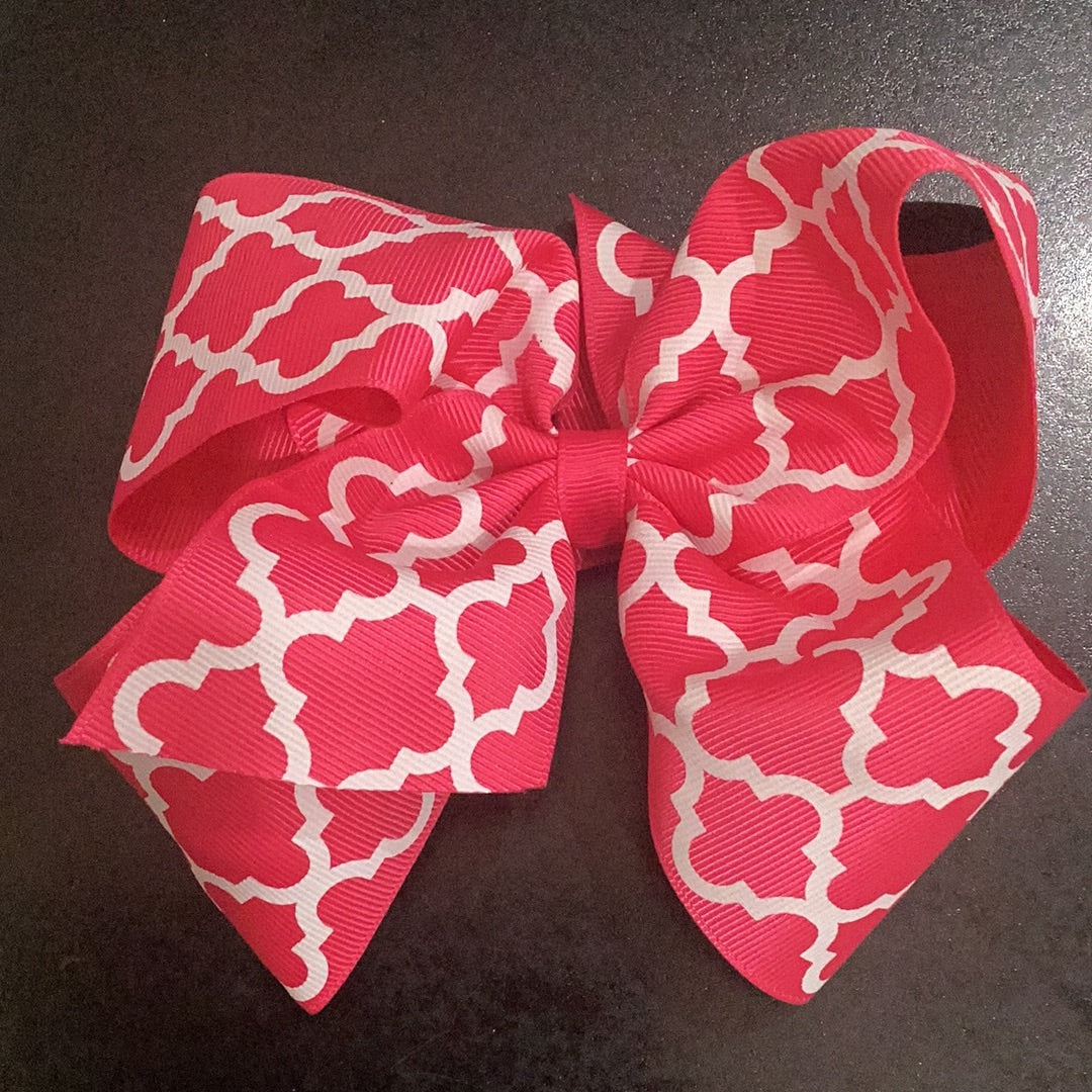 Hot pink bow with Quatrefoil pattern