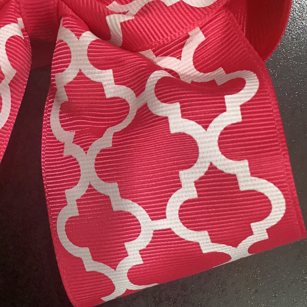 Hot pink bow with Quatrefoil pattern