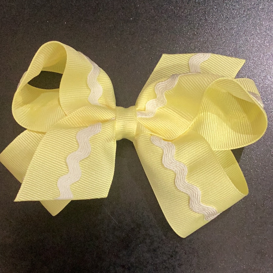 Pastel yellow bow