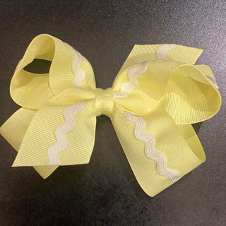 Pastel yellow bow     - Chickie Collective